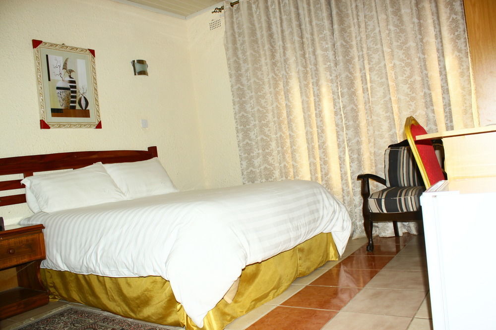Entabeni Lodge Bulawayo Buitenkant foto